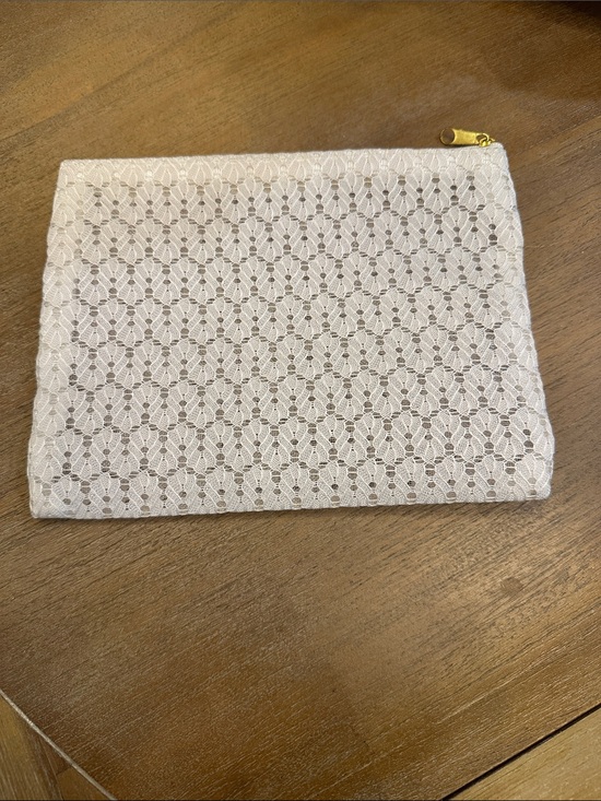 Handbags - Vintage Lace Zip Pouch Clutch - Cream
